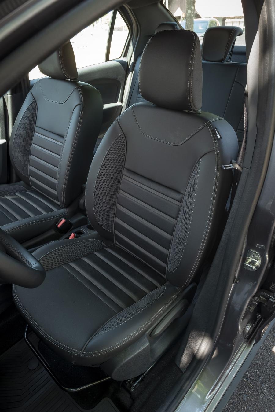 Интерьер Renault Logan 2019 года  (LA) (фото 28 из 37)